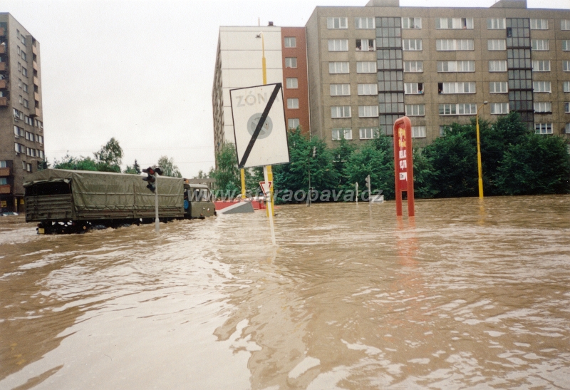 1997 (16).jpg - Povodně 1997 - Ratibořská ulice